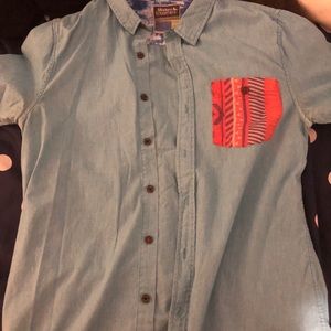 Modern amusement button up